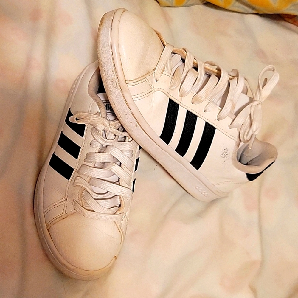 Classic Adidas white & black leather athletic shoes. Size 6
